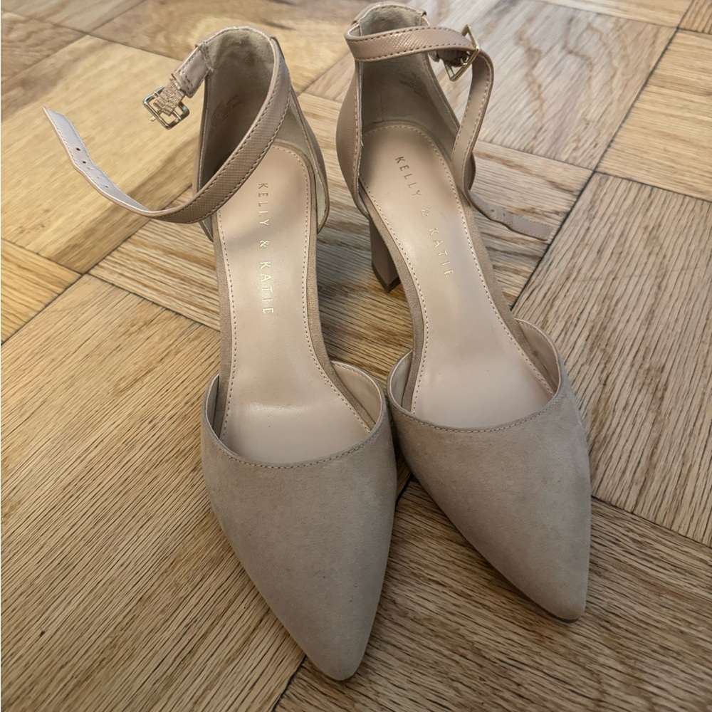 Kelly & Katie Lainey Pumps